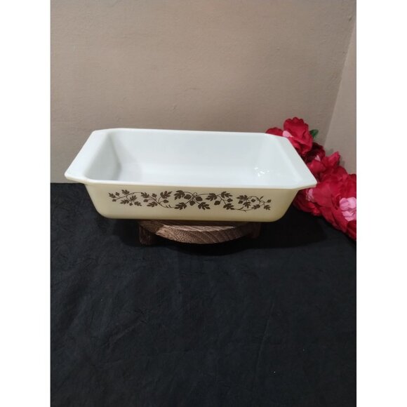 Vintage Pyrex Golden Acorn 575 B Space Saver Baking Dish, 2 Qt, - Picture 10 of 13